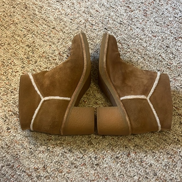 UGG Women's Kasen Block-Heel Tan Boots Size 7 - Picture 7 of 12